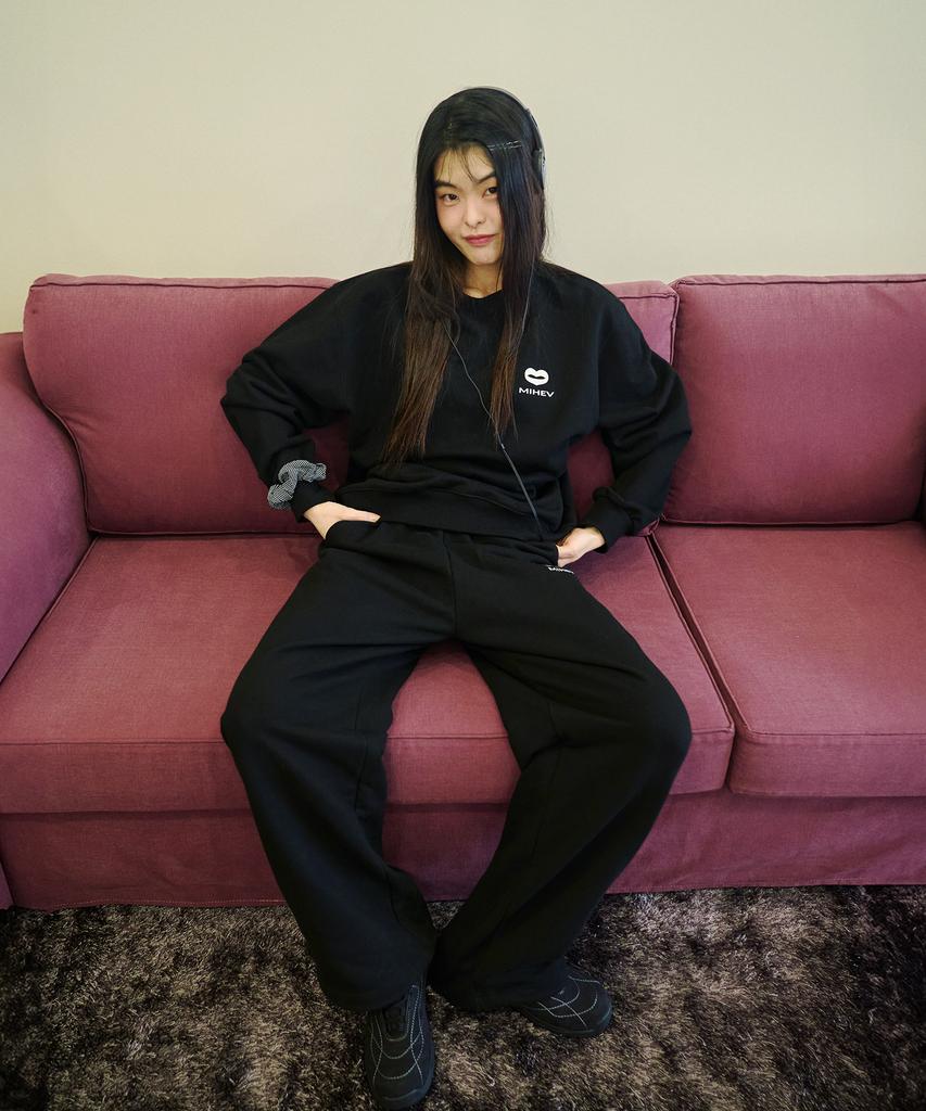 Mihebeu [Unisex] Stitch Classic Logo Sweatpants Black
