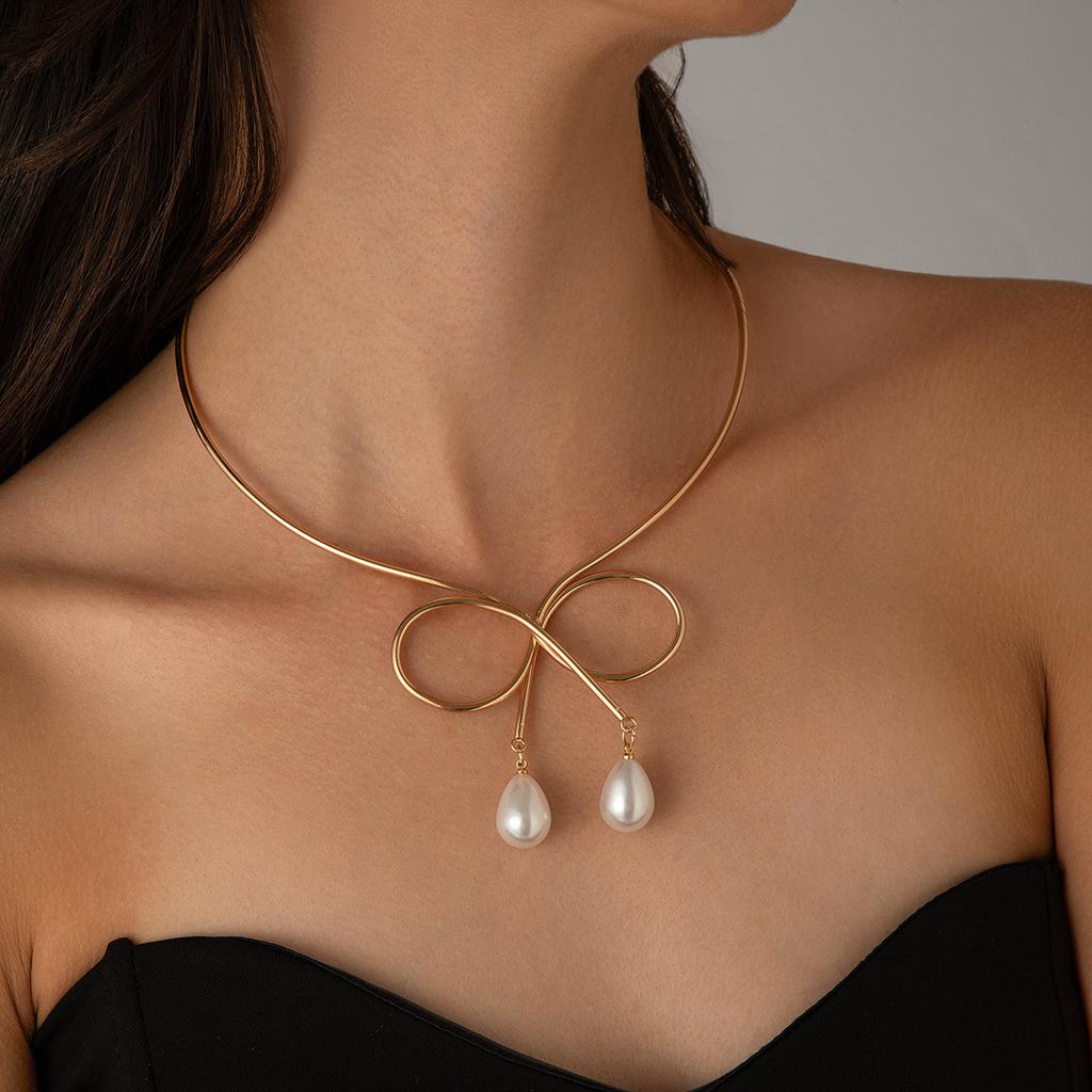 Punk Bowknot Metal Torque Simulated Pearl Choker Necklace For Women Statement Necklace Korean Fashion Accessories Jewelry