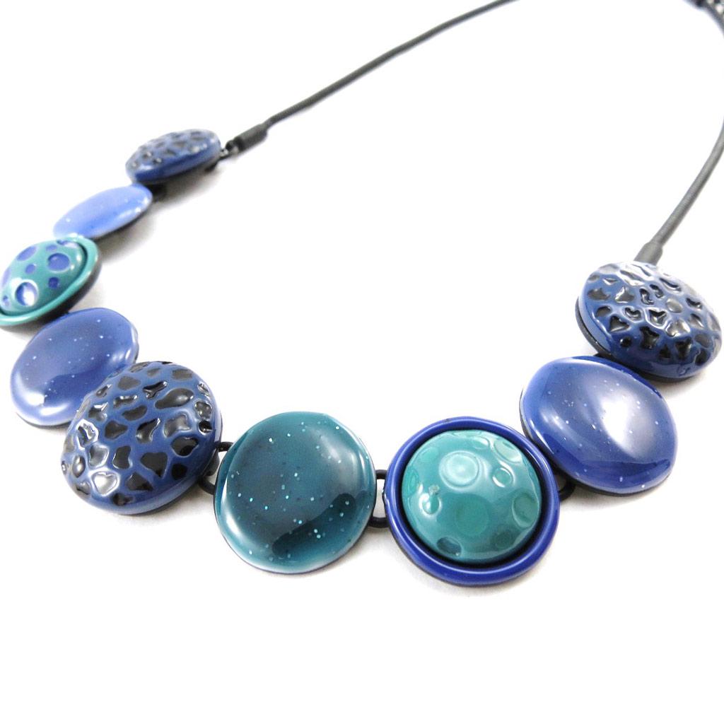 NOA [J2266] – Blaue Designer-Halskette „Safari“.