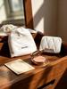 MIUMIU Specchietto Compatto Trapuntato Bianco Portatile Mini Specchio per Trucco a Doppia Faccia con Custodia per Viaggio da Donna