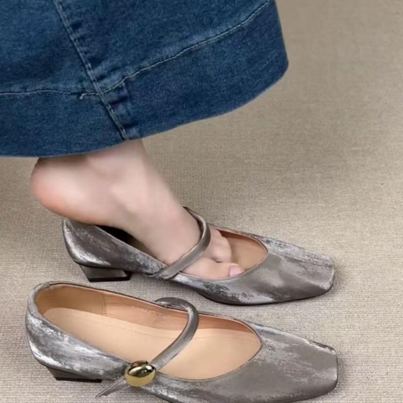 Fashion Brand New Style Women Flats Round Toe Shallow Slip On Ladies Casual Ballet Shoes Soft Leather Eelgant Dress Shoes Zapatos Mujer