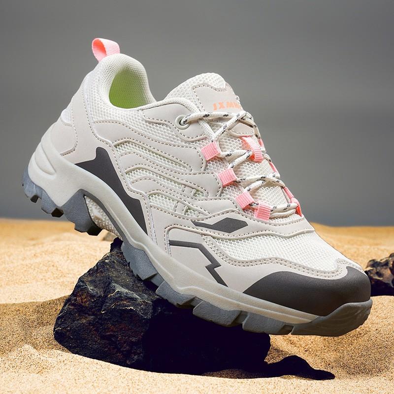 Unisex Outdoor Hiking Shoes Men Women Lightweight Breathable Trail Sneakers With Non-Slip Rubber Sole Low-Cut Design