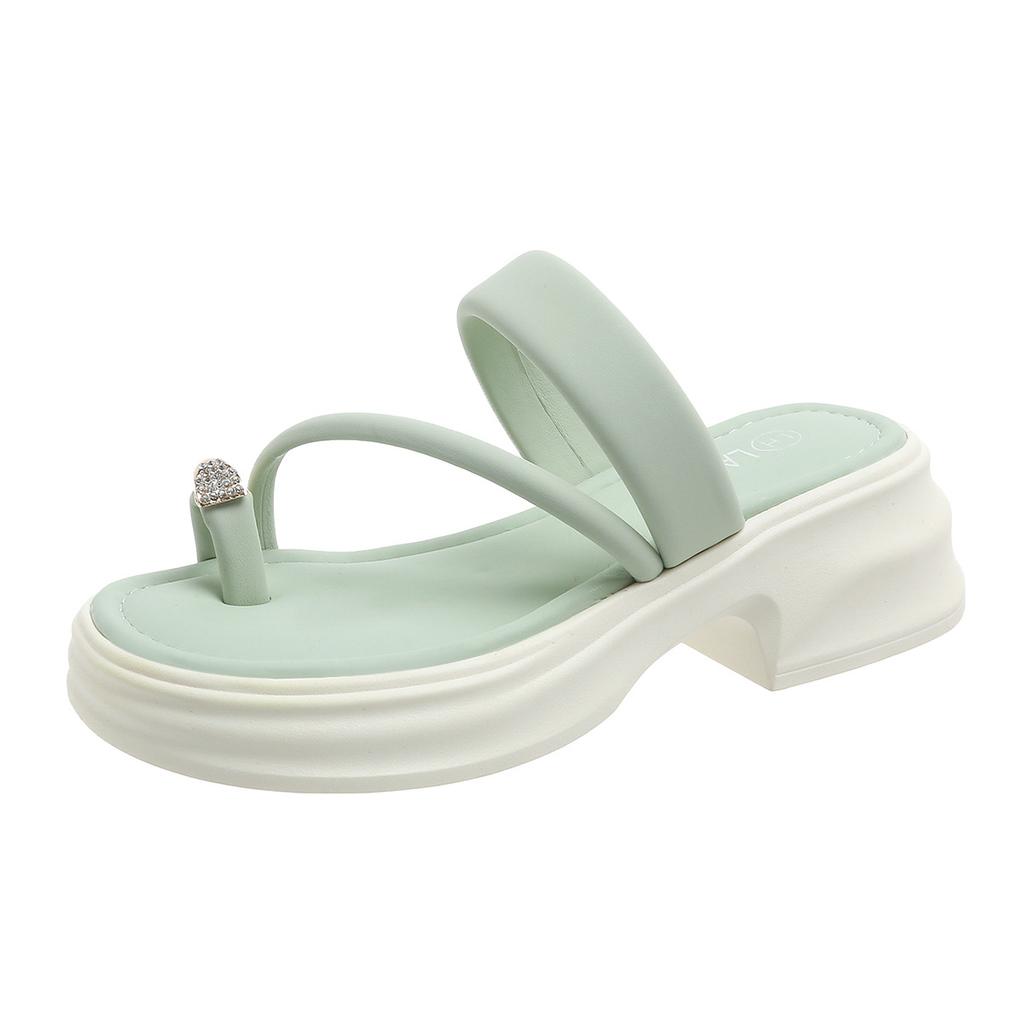 Internet-Berühmtheit Set Zehenkneifer Hausschuhe Damen tragen 2025 neu Sommer Feenstil Flip-Flops dicke Sohle Keilabsatz coole Hausschuhe