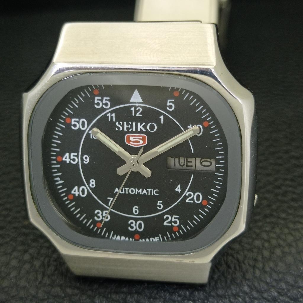 GENUINE VINTAGE SEIKO 5 AUTOMATIC 7009A JAPAN MENS BLACK DIAL WATCH A702397-5 R124-a702397