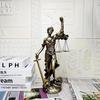 Statua Creativa Retrò Dea della Giustizia Ornamento per Studio Legale Regali Scultura per Soggiorno Decorazione da Scrivania