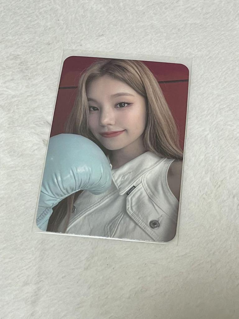 [USED] ITZY Yeji Trading Card Soundwave Lucky Draw Polaroid