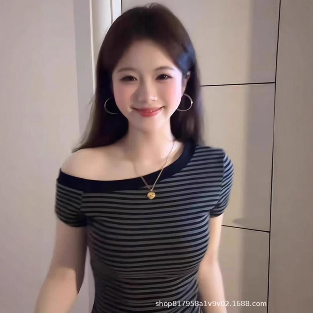 Women's Summer Chic Striped One-Shoulder T-Shirt - Retro Harajuku Style