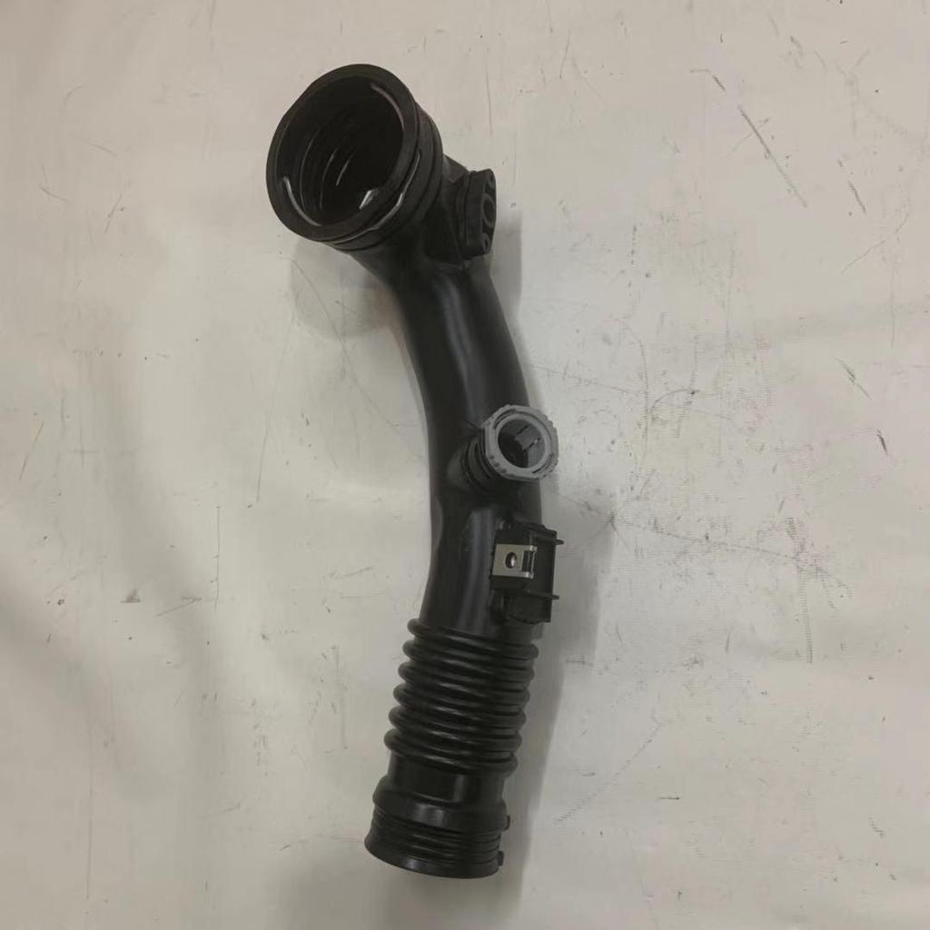 BMW Turbocharger Intake Pipe 13711706810