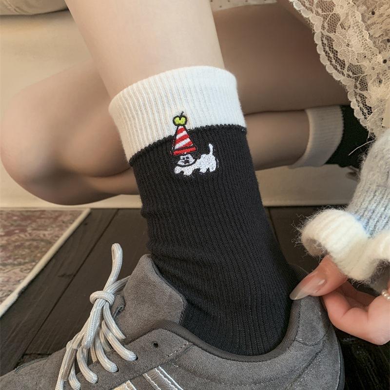 

Creative Cuteness Value Is Full ~ Contrasting Cuff Socks With Double Needle Socks Trendy Cute Cartoon Middle Tube Pile Of Socks One size fits all чорний