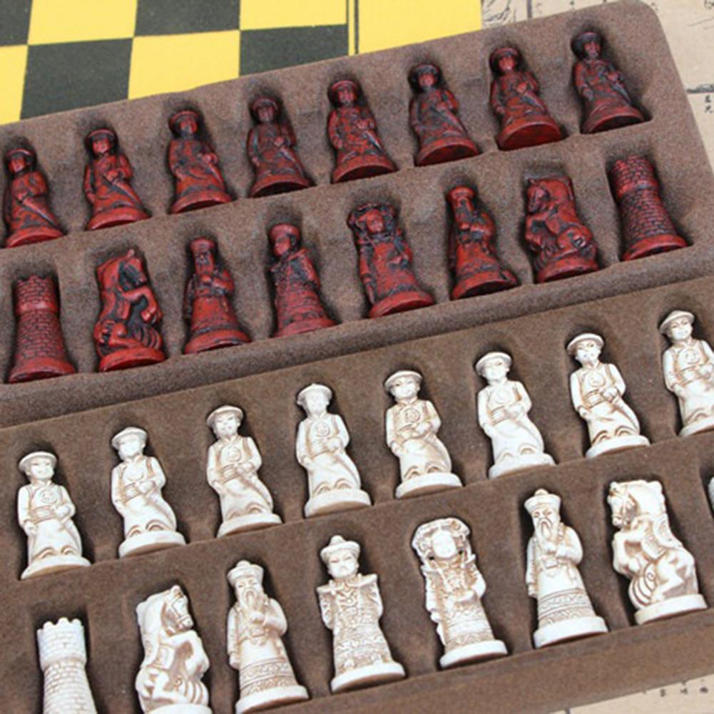 Antique Small Chess Leather Chess Board Characters Chess Game Resin Lifelike Chess Pieces For Parent-Child Entertainment