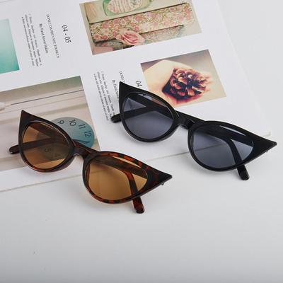 Trendy Kleine Kattenoog Zonnebril UV 375 Bescherming Kleurrijk 90s Retro Bril voor Vrouwen Zonbescherming Mode Accessoires