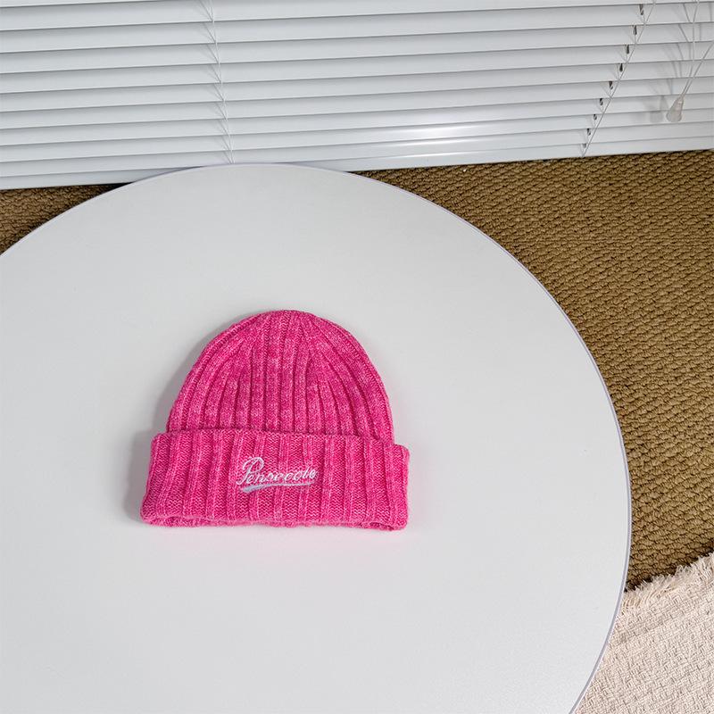 Neuer Kinder Wollstrickmütze Koreanischer Stil Einfache Englische Buchstaben Bestickte Wollmütze für Jungen und Mädchen Baotou Ohrenschutzmütze