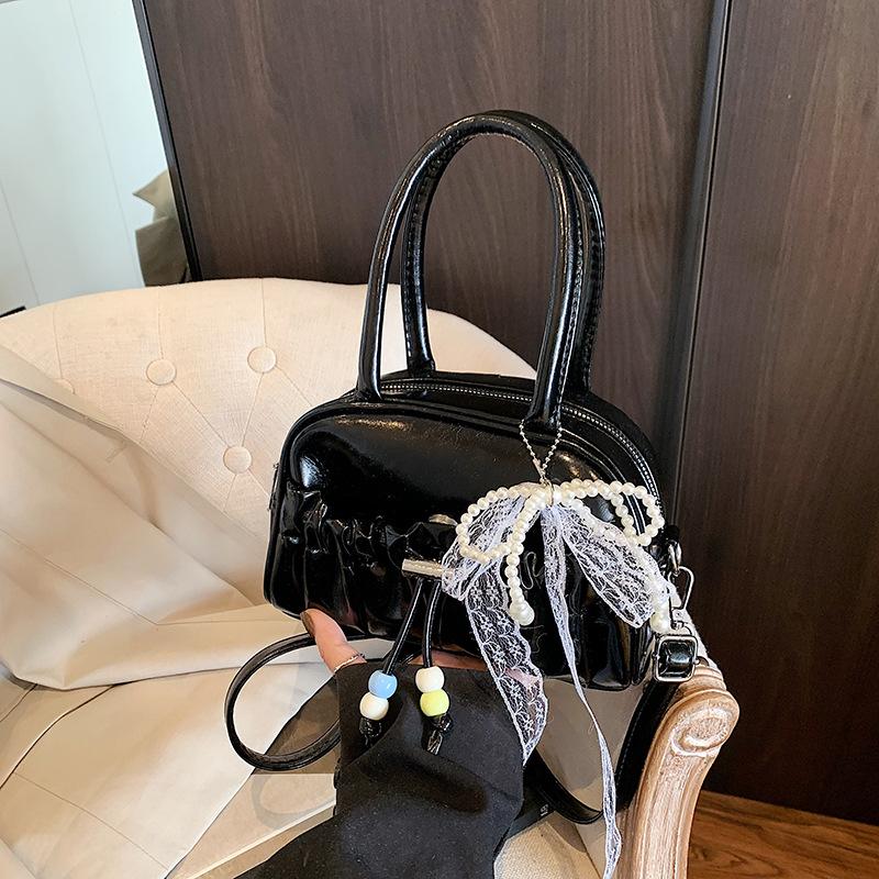 Small bag women's summer new niche fashion shoulder messenger bag commuter pillow bag