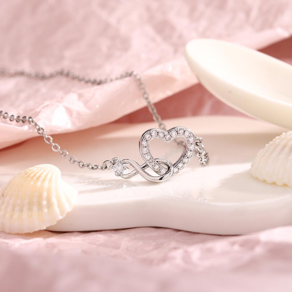 Infinite Love Flash Diamond Love Necklace Tide Design Sense Hollow 8 Figure Heart Pendant Clavicle Chain