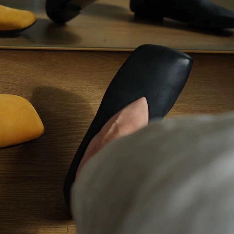 

Кожаные ретро нишевые балетки с V-образным вырезом, скошенным квадратным носком и плоской подошвой, женские 2025 новая весенняя мода, старые одинарные туфли 40 чёрный