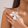 Anello Fiore Grande in Metallo Liquido Stile Moda, Anello Esagerato con Petali a Cinque Foglie Personalità