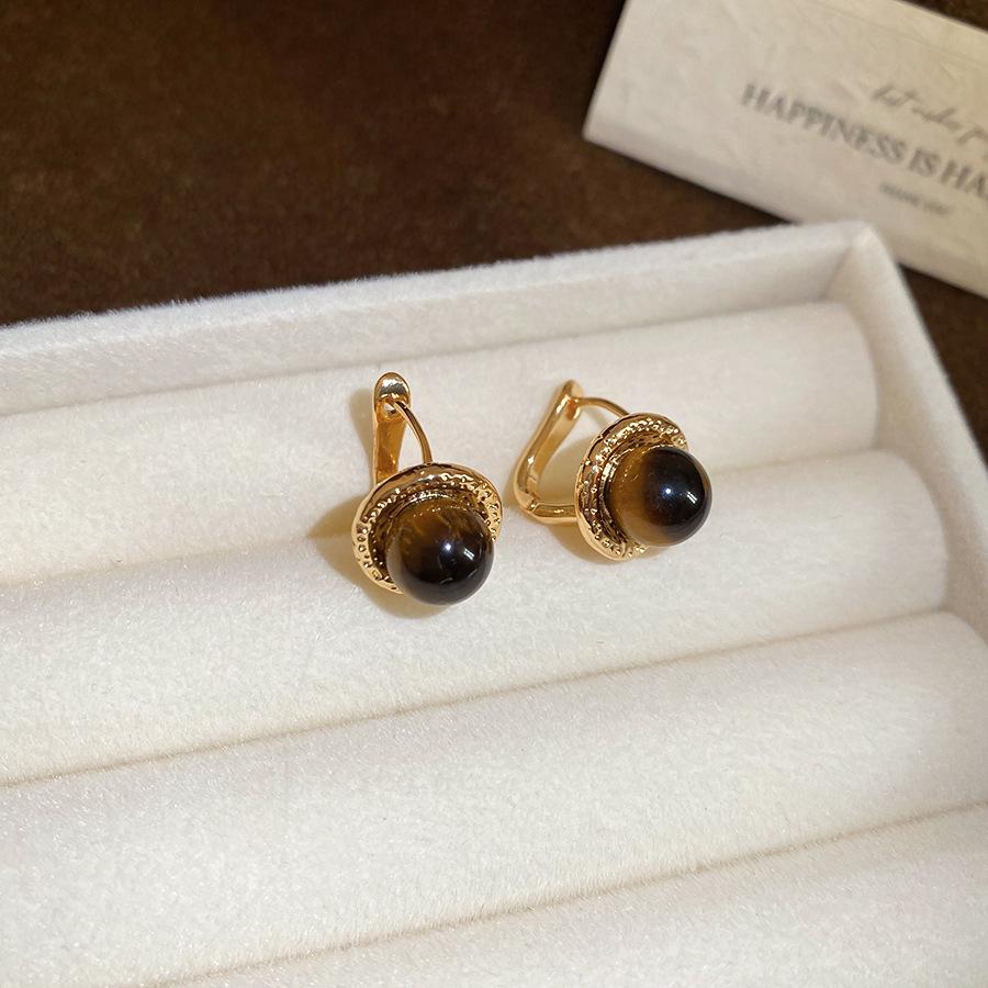 18k real gold electroplated silver needle tiger's eye stone pendant earrings retro Maillard earrings light luxury earrings women