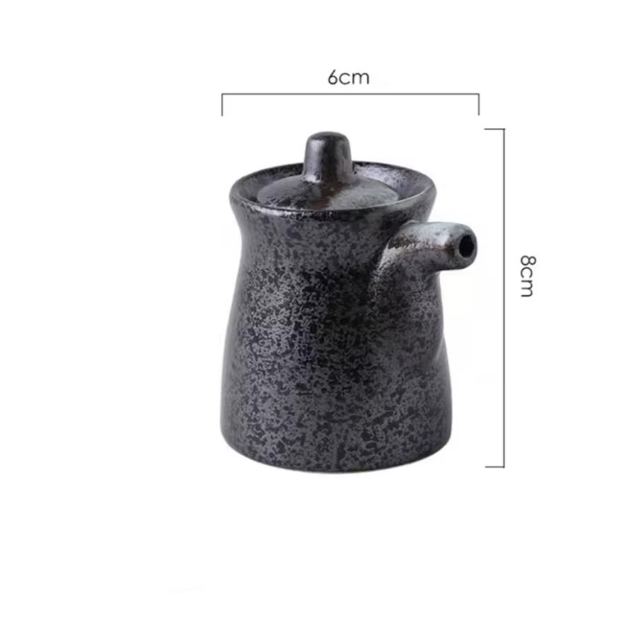 Japanese Ceramic Soy Sauce & Oil Dispenser – Retro Vinegar Bottle for Kitchen Seasoning & Cooking Tools