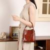 New vintage vegetable-tanned leather shoulder bag, commuter handbag, bucket bag, genuine leather women's bag, large-capacity leather tote bag