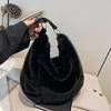 Yogodlns Kabelka Umělá plyšová taška Temperament Podpažní Dámská Hobo taška Velká kapacita Taška přes rameno Zimní Nový design Kabelky