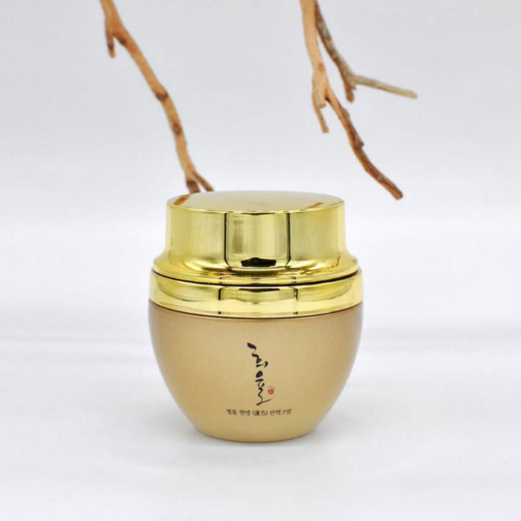 lebelage Heeyul Premium Hanbang Skincare Set of 3(TONER 130ml+30ml/EMULSION 130ml+30ml/CREAM 30ml/ESSENCE 30ml/EYECREAM 30ml)