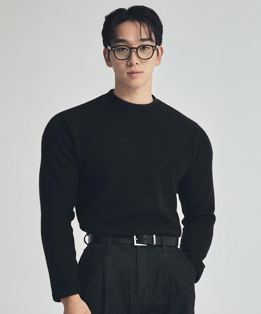 ASTROVE Super Brushed Cable Muscle Knit Black