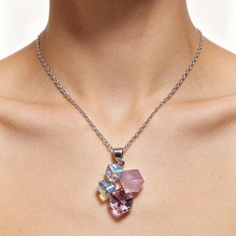 Non-Fading Luxury Maple Leaf Butterfly Clavicle Necklace