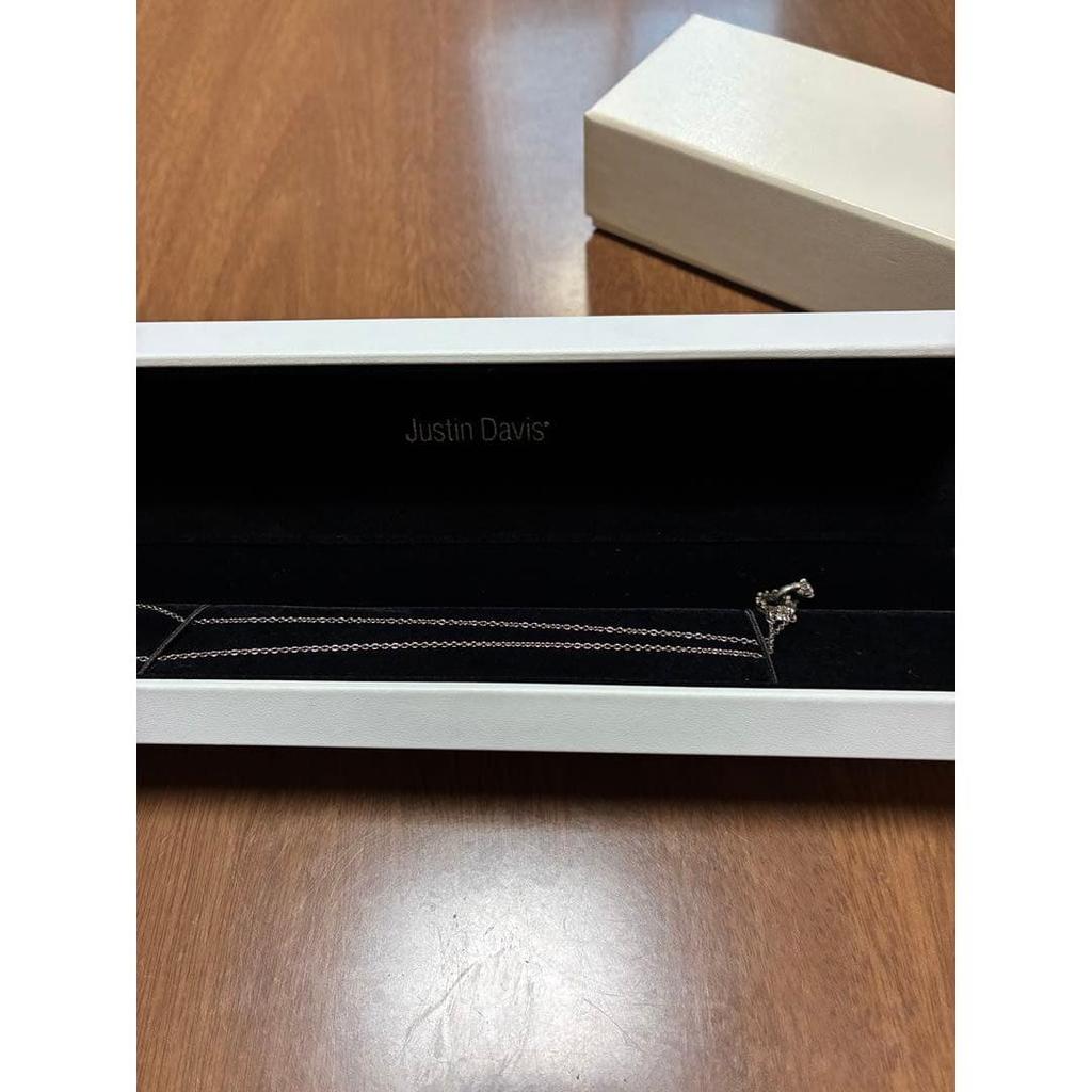 Used Justin Davis silver necklace