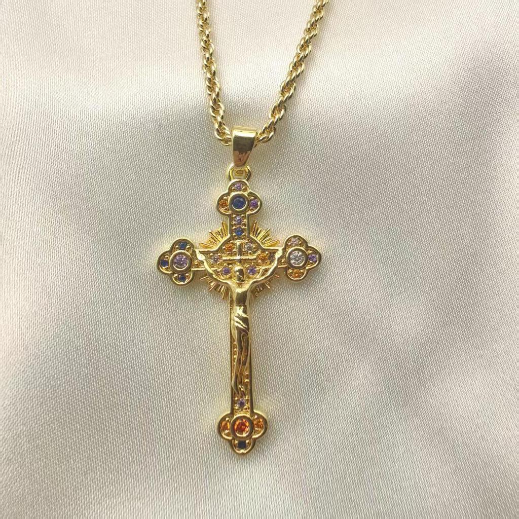 Colgante de Cruz de Circonita de Cobre para Mujer - Accesorio de Joyería Religiosa Versátil