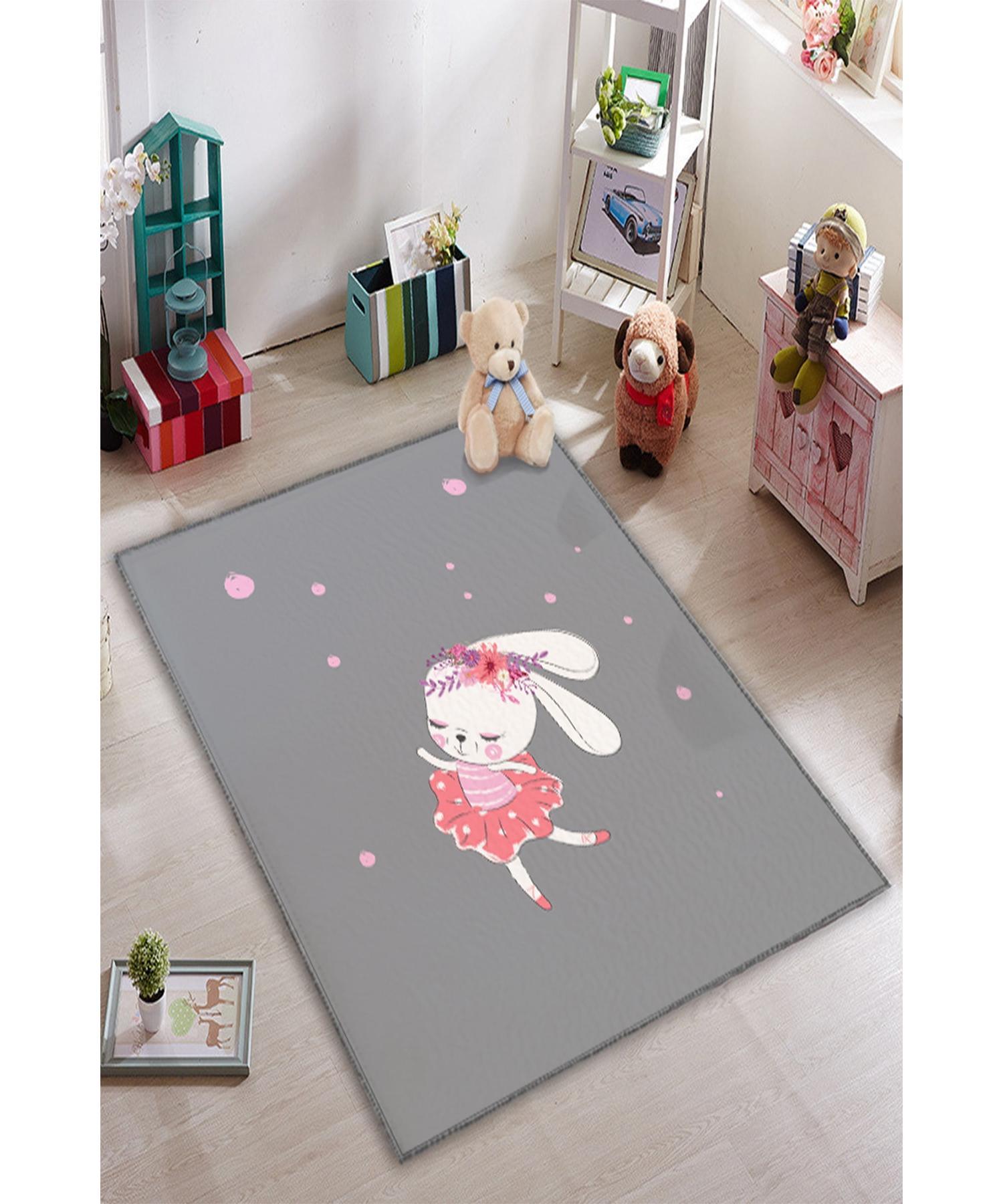 

Карнавальный ковер для детской комнаты с кроликом-балериной