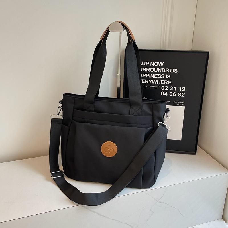 Fashion and Lightweight Portable Canvas Bag Women's 2025 New Large-capacity Casual Messenger Bag Commuter Shoulder Bag