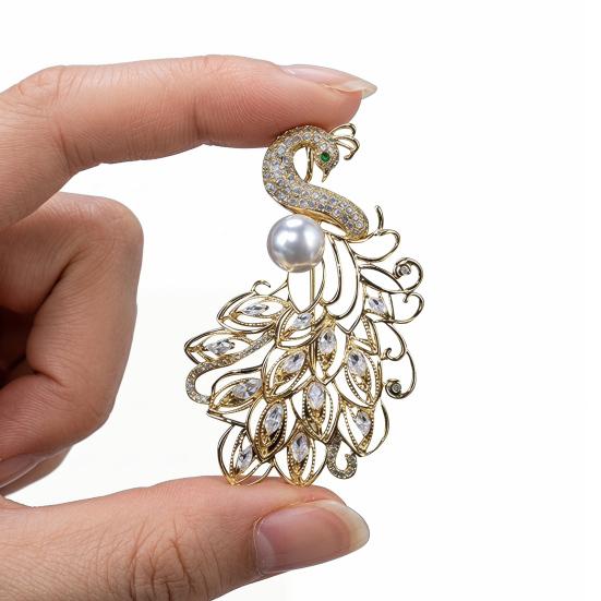 Brooch Pin Anti-Exposure Buckle Peacock Feather Design Pin with Imitation Pearls Cubic Zirconia Suits Coats Sweaters Badge