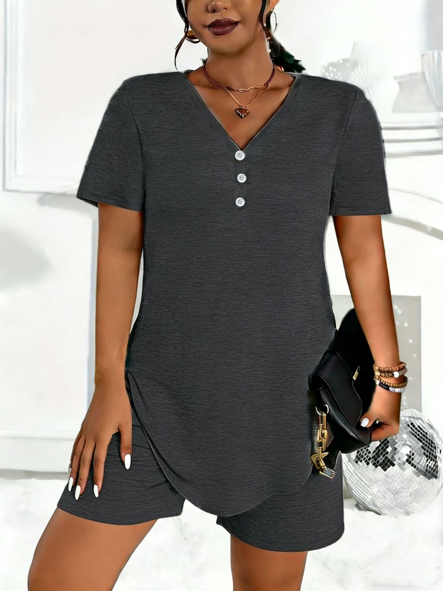 

2026 European Spring/Summer Plus Size Women s V-Neck Button T-Shirt & Shorts Set 2XL темно-сірий