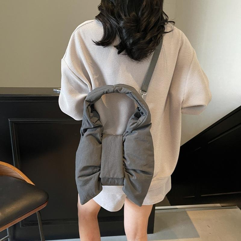 Casual large-capacity nylon cloth bag women's new versatile bow shoulder bag commuter messenger bag