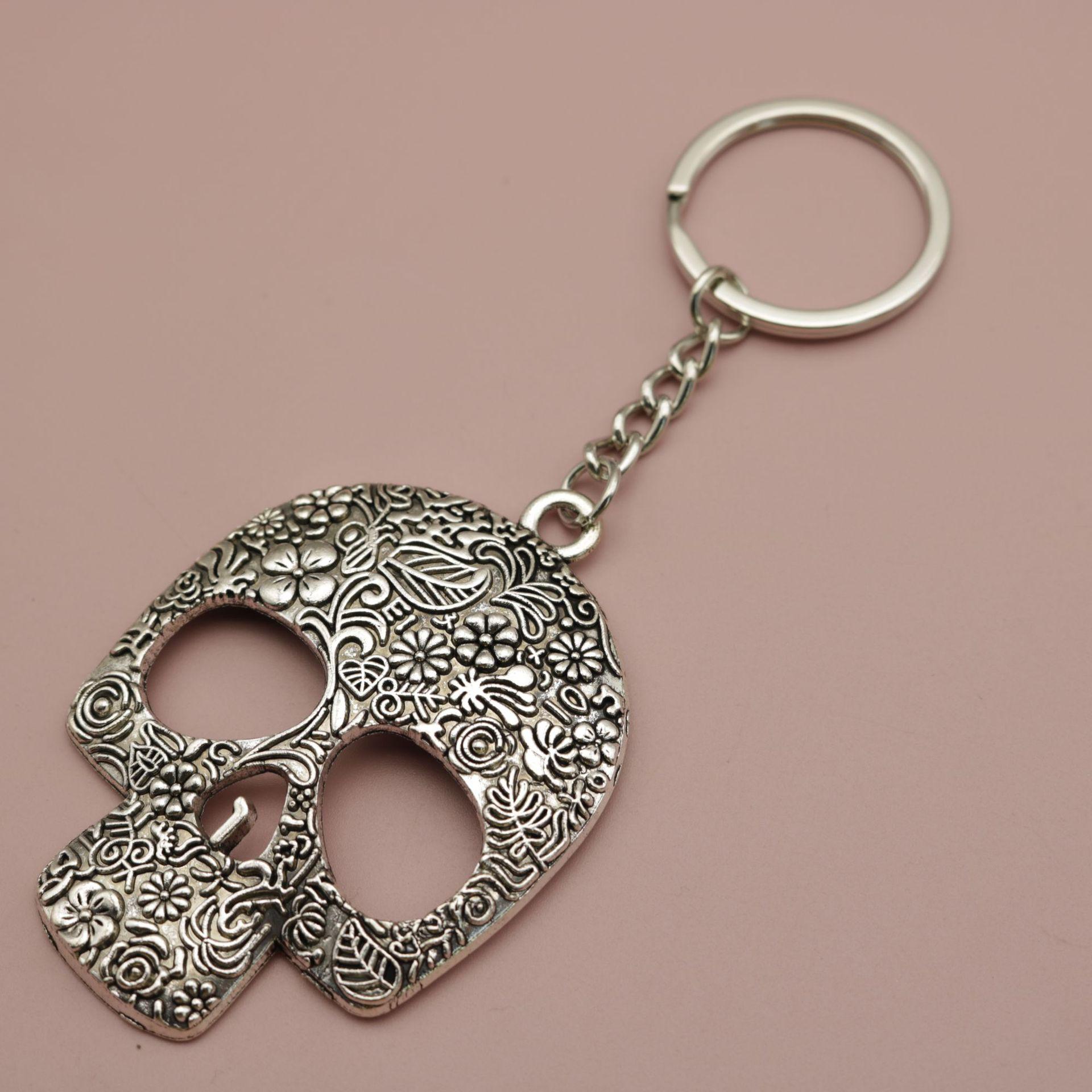 Xiyin Simple Skull Keychain Pendant - Popular and Trendy Design