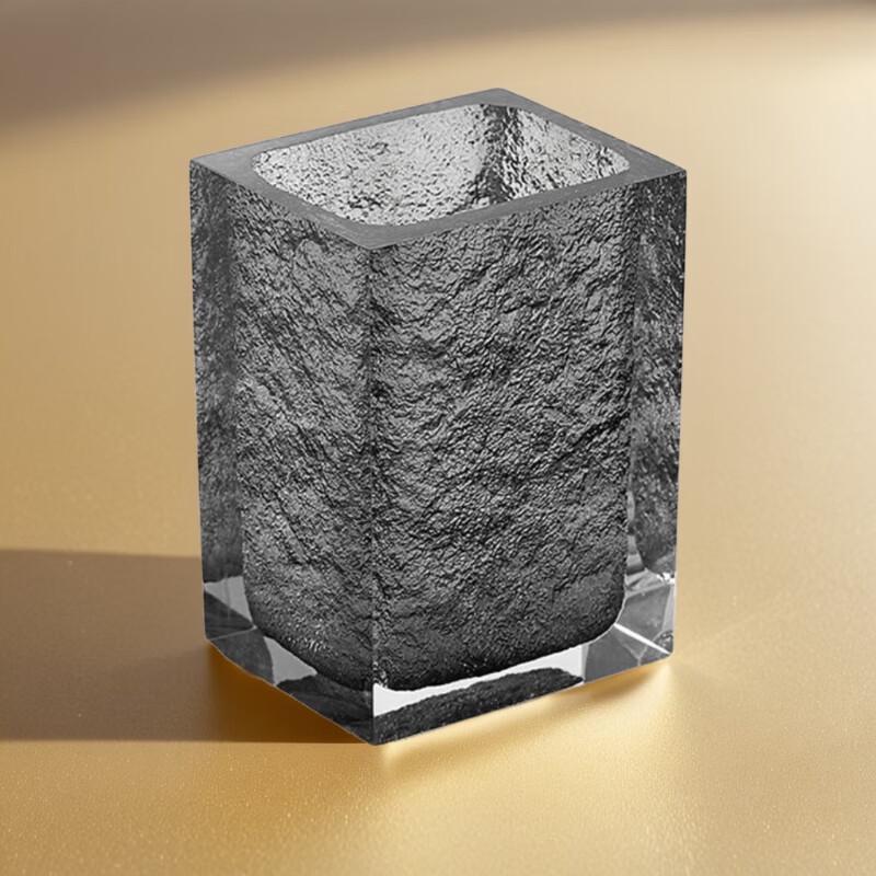 

Коллекция скандинавских смоляных аксессуаров для ванной