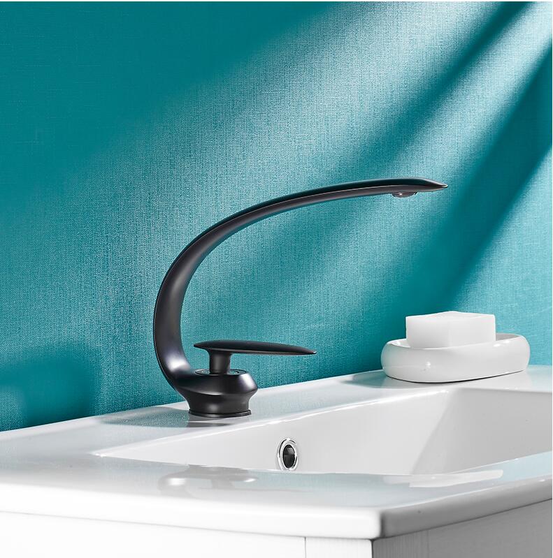Basin Faucet Bathroom Single Lever faucets Hot and Cold Single Hole Water Tap Basin Faucet Mixer Taps Gold Black