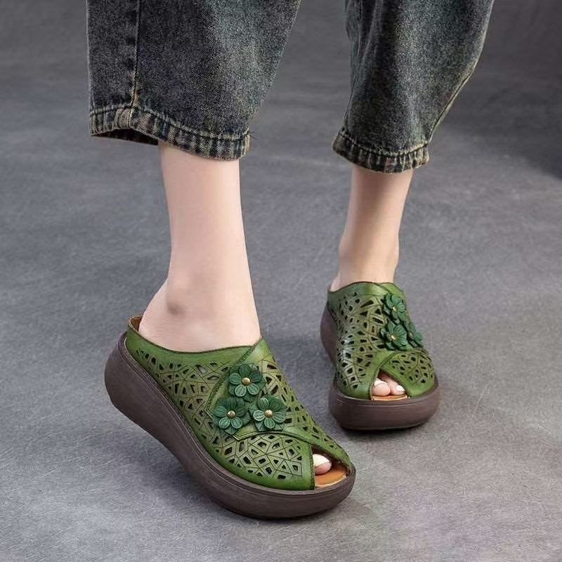 Sandals women 2025 summer women's shoes real soft leather hollow sandals retro middle-aged and elderly outer wear fish mouth slippers