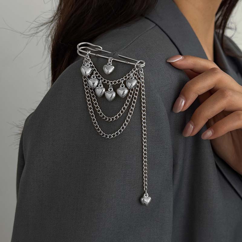 Fashion Gold Color Love Heart Tassel Brooches for Women 2026 Trendy Metal Suit Corsage Pins Clip Party Jewelry Gifts