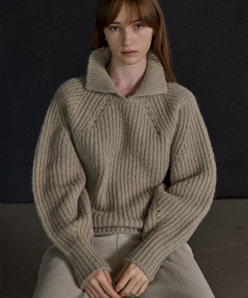 Aussel Curved Sleeve Pullover Beige