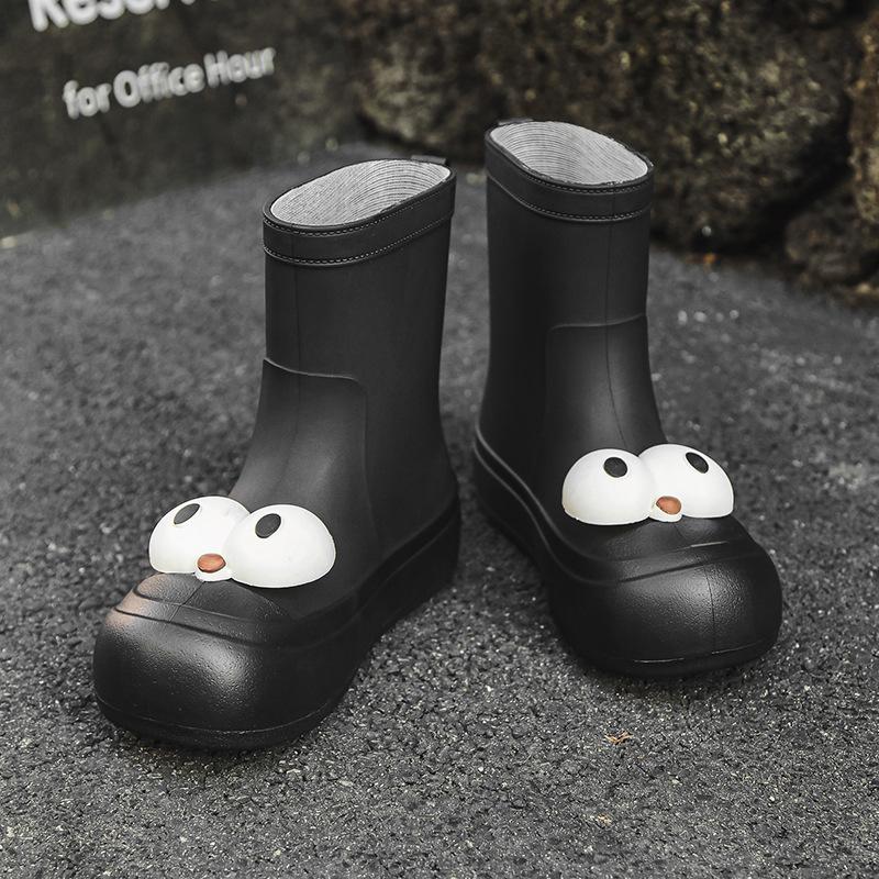 Stylish and cute women's medium tube rain shoes Cartoon rain boots Medium tube water boots Adult four-season warm and waterproof shoes for work wear