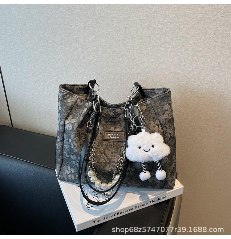 Simple New Large-capacity Bag Women's 2025 Fashion Casual Retro Niche Commuter Shoulder Bag Foreign Tote Bag