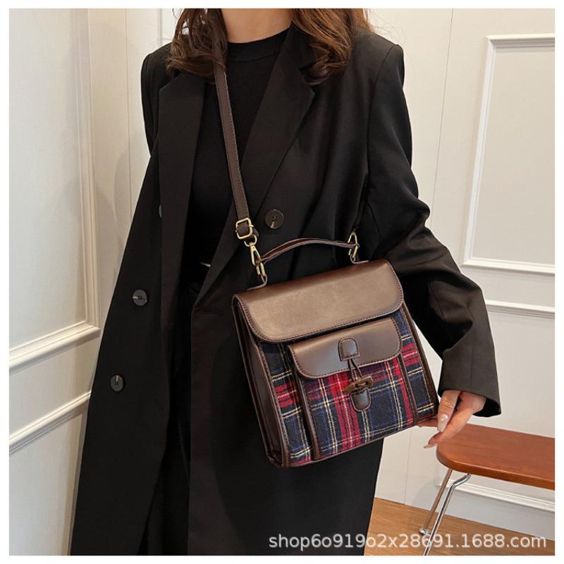 French high-end sense niche retro contrasting color backpack women's fashion commuter single shoulder crossbody portable multi-purpose backpack bag