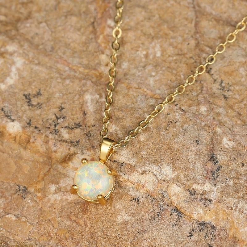 Gold simple round four-claw white opal necklace retro simple and versatile niche collarbone chain