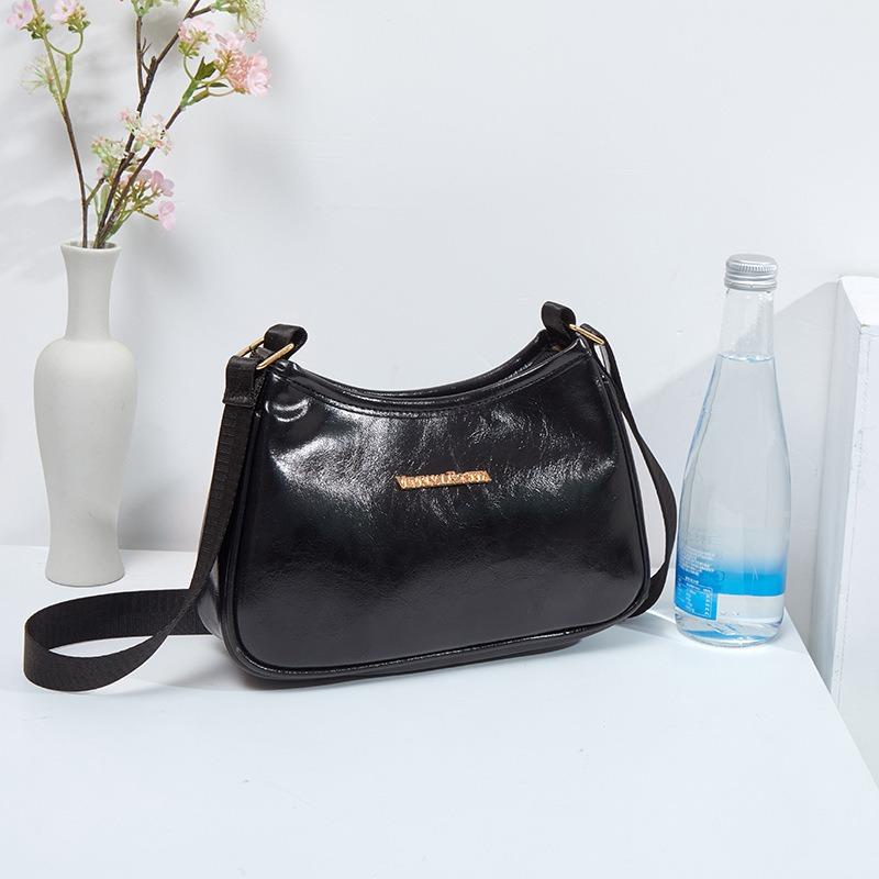 Retro oily underarm bag, hot shoulder bag, new mobile phone bag, underarm bag.