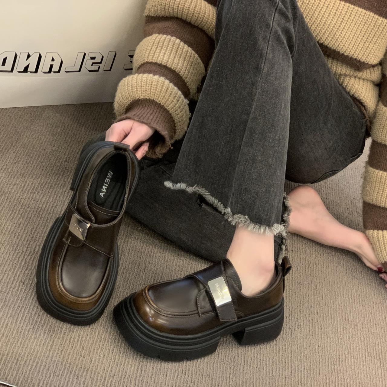 

Дизайнерский смысл Maillard маленькие кожаные туфли женские 2024 весна новые универсальные ретро британский стиль толстая подошва толстый каблук инс тренд 40 коричневый