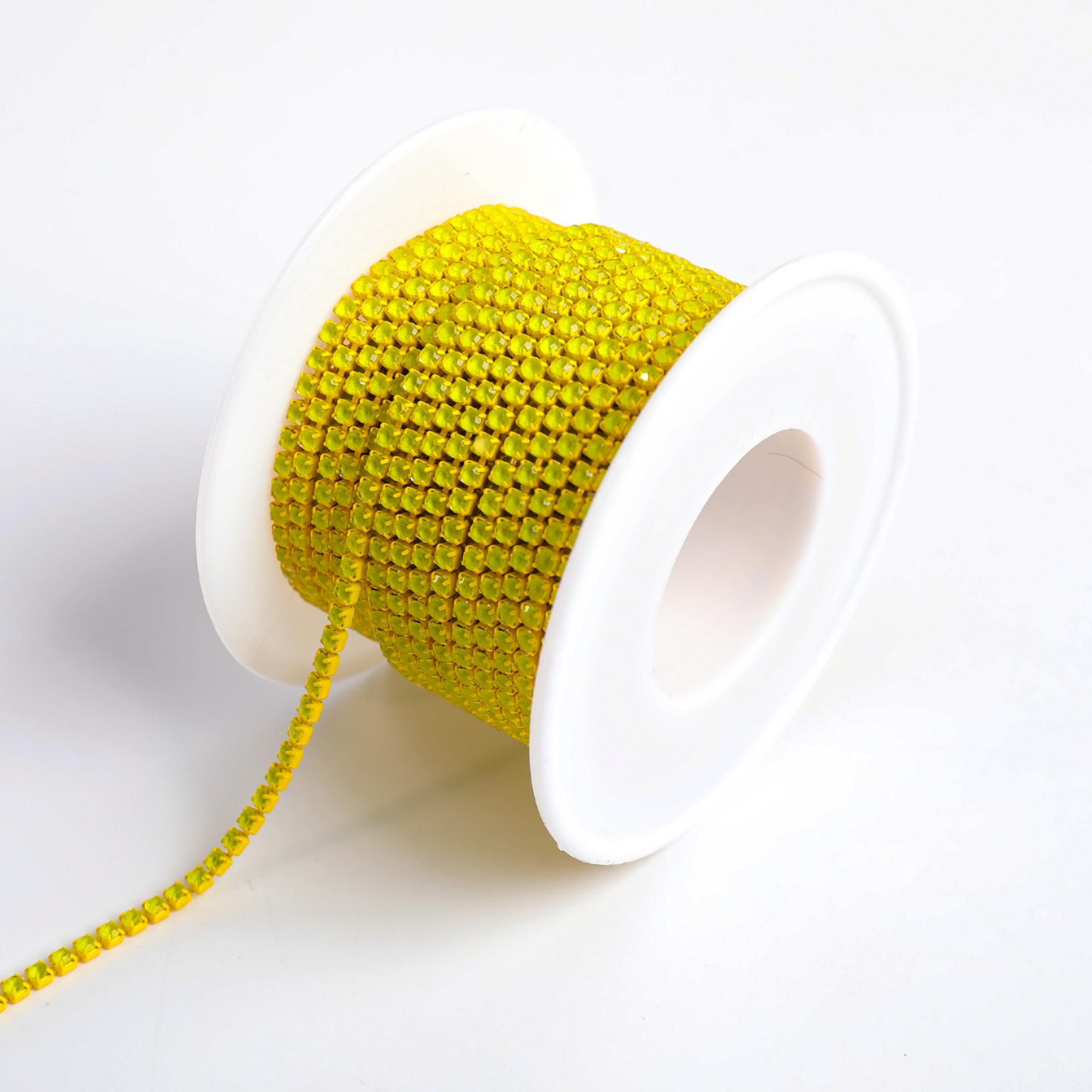 

Ланцюжок-кіготь пилу Гальванізований Скляний Страз Діамантовий Ланцюжок Кольоровий Мокко, Однорядний Металевий Щільний Ланцюжок-кіготь Зроби сам Електрофоретична Прикраса для Одягу Electrophoresis SS6 2mm (10 yards/roll)