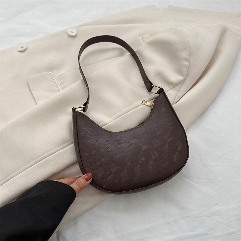 Trendy Pink Pu Shoulder Bag For Women Elegant Simple Crescent Shape Ideal For Daily Use