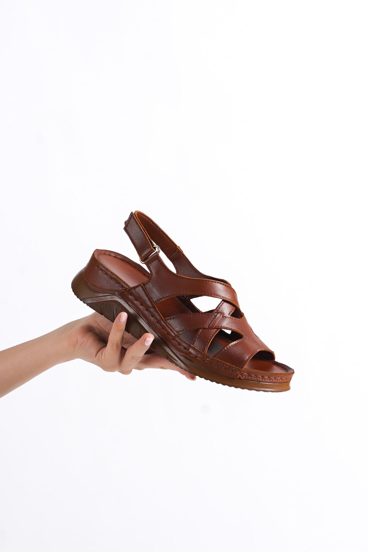 

Светло-коричневые женские кожаные сандалии из натуральной кожи 36