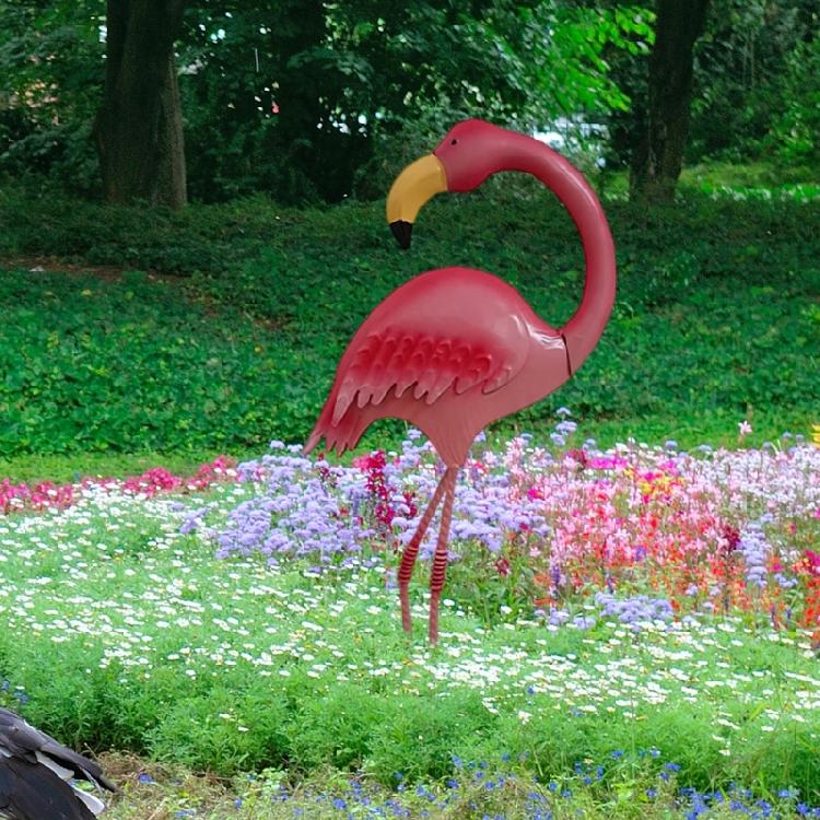 Weather Resistant Iron Flamingo Garden Sculpture Easy Relocate Design Suitable For Backyard Landscape Pool Area Styling